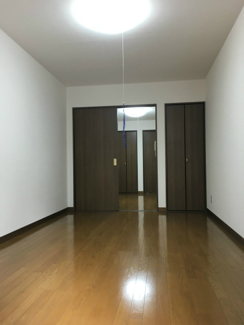 長町ビルの居間・リビング