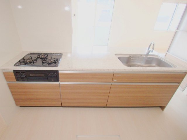 広島市安佐南区上安２丁目のアパートのキッチン