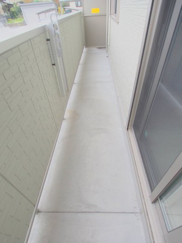 広島市安佐南区上安２丁目のアパートのバルコニー