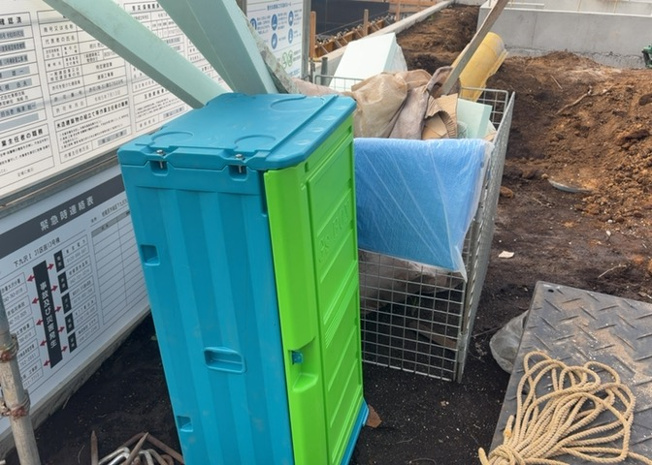 【設備】 | 下九沢新築戸建 | 敷地内には、散水栓や立水栓があります。水道水を直接利用できるため、水を運ぶ手間を省くことが出来ます。大量の水を必要とする洗車作業や清掃などに役立ちます。その他設備とあわせて、現地でご確認ください。