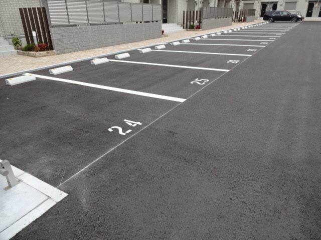 セジュール加佐 A棟の駐車場