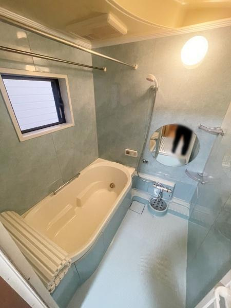 下馬伏町　中古一戸建ての浴室|ユニットバス
■物件内覧・資金計画相談・住宅ローン相談、リフォーム相談、お問合せ受付中■
※当日・翌日のご内覧、ご相談はお電話でのお問合せがスムーズです！