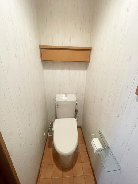 下馬伏町　中古一戸建てのトイレ|温水洗浄便座
■物件内覧・資金計画相談・住宅ローン相談、リフォーム相談、お問合せ受付中■
※当日・翌日のご内覧、ご相談はお電話でのお問合せがスムーズです！