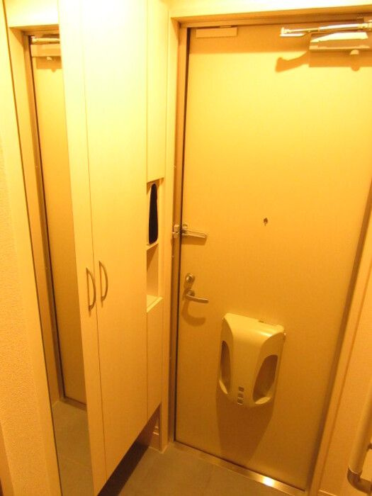 コーポラス板垣の玄関