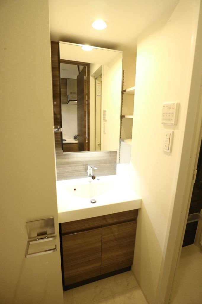 コンシェリア大崎 ＜ＴＯＫＹＯ ＰＲＥＭＩＵＭ＞の洗面所|同タイプ別住戸写真となります。現況と異なる場合がございます。