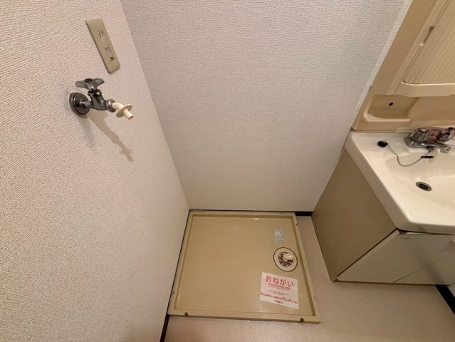 レジデンスK1の洗面所