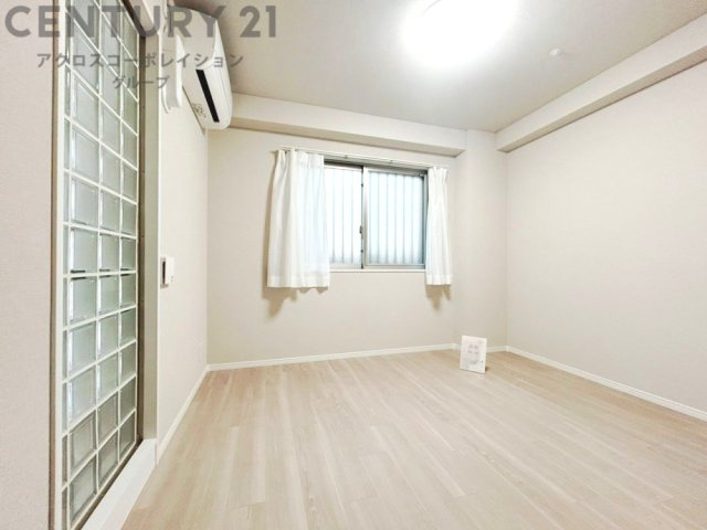 子供部屋…創造性や成長を促す遊びの空間を提供。学習や趣味に集中できる環境を整えます。個別のプライベートスペースは自己表現と自立心を育み、心地よい睡眠環境を整えリラックスできる場所を提供。