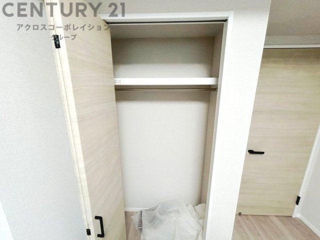 衣類やアクセサリー、小物類の収納が便利で整理整頓がしやすく、部屋の美観を保ちつつ、スペースを最大限に活用できます。衣服のしわやダメージを防ぎ、長持ちさせることができます。