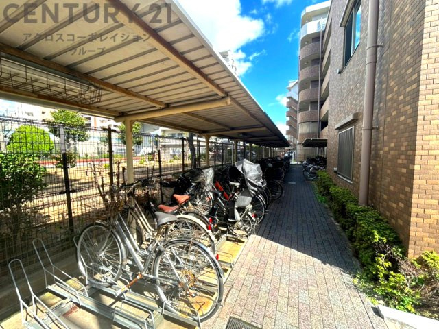 屋根付き駐輪場