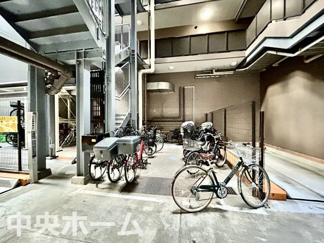 ファミール浅草一丁目の駐輪場|【自転車置き場】最新の空き状況や費用などの詳細は担当スタッフまでお問い合わせください。