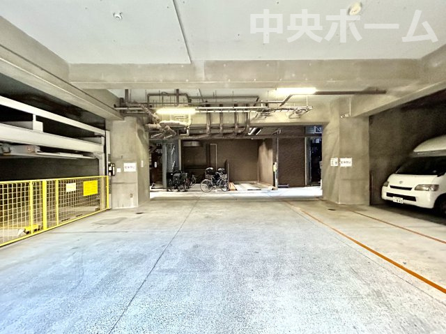 ファミール浅草一丁目の駐車場|【敷地内駐車場】最新の空き状況や費用などの詳細は担当スタッフまでお問い合わせください。