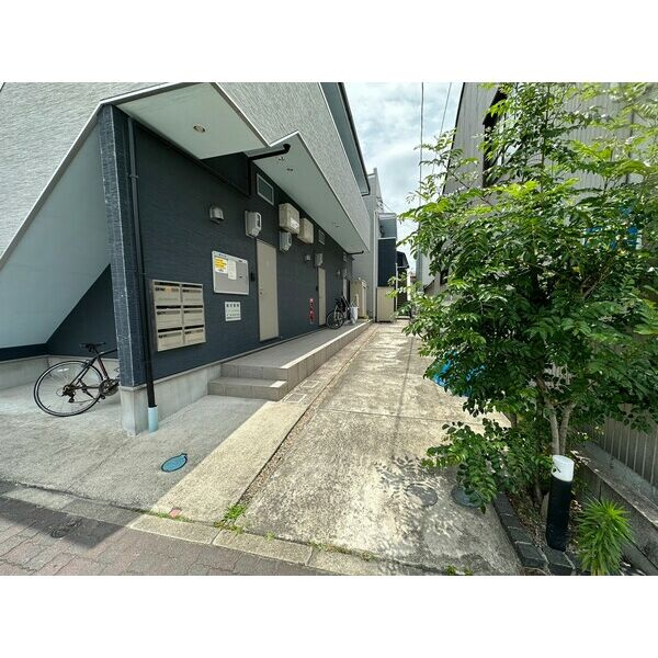 レクサス　名古屋市賃貸　仲介手数料無料のエントランス