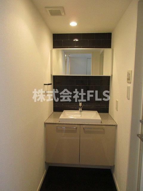 港区元麻布２丁目の賃貸マンションの独立洗面台