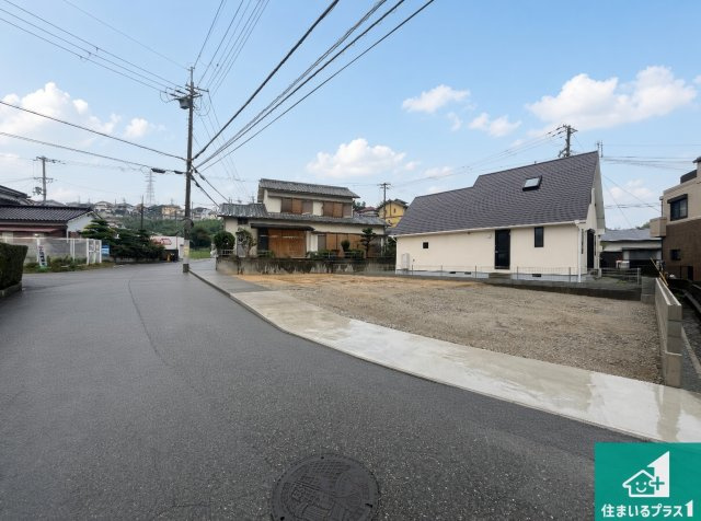 明石市魚住町金ケ崎　第1期　新築一戸建ての前面道路含む現地写真|周辺は落ち着いた街並みの住宅地！子育てがしやすい住環境です！まだ未完成ですが、現地でしかわからない事もございます。是非一度ご覧ください。