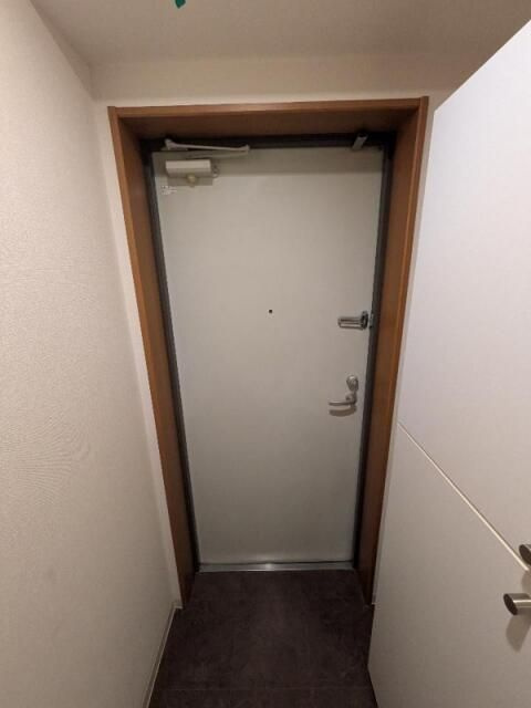 アンプルールベトンラ・プティールの玄関