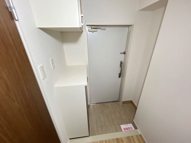 グランティスの玄関