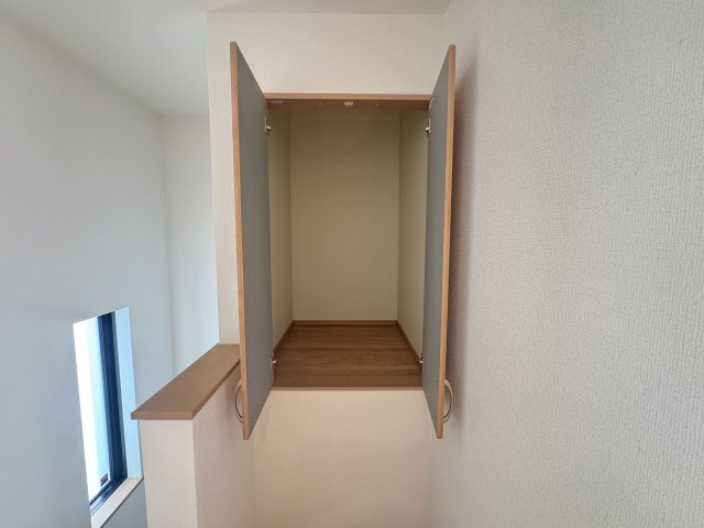 豊見城市我那覇（全2棟）ラストA号棟の収納|A号棟　2階階段横収納♪