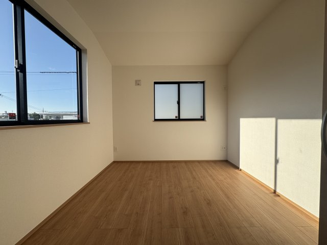 豊見城市我那覇（全2棟）ラストA号棟の洋室|A号棟　洋室5.25帖+収納付き♪