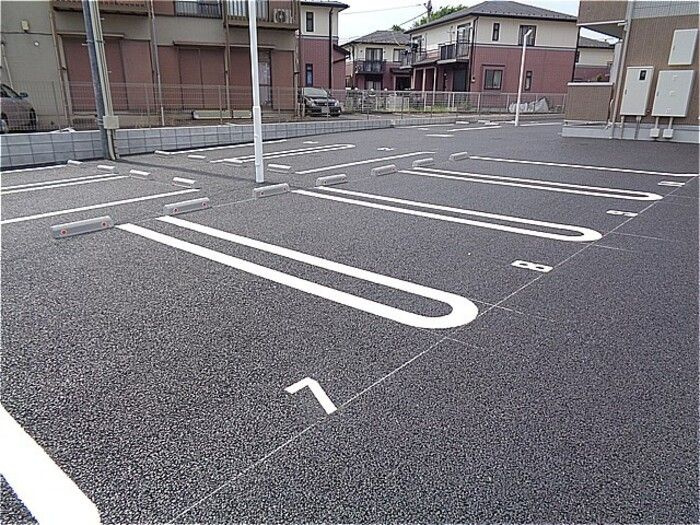 D-room朝日の駐車場
