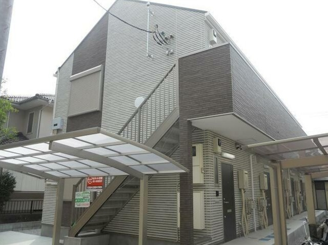 ブリリアントの外観|2階建てのアパートです☆