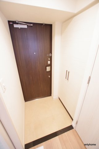 ディームス江坂　仲介手数料無料の玄関