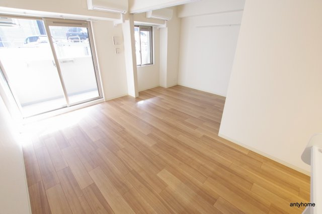 ディームス江坂　仲介手数料無料の居間・リビング
