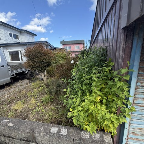 登別市新川町4丁目13-3戸建の庭