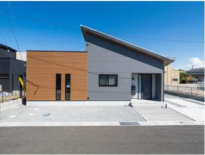 丸亀市津森町　【耐震等級3】ちょうどよく、心地いい。箱×片流れ屋根の家