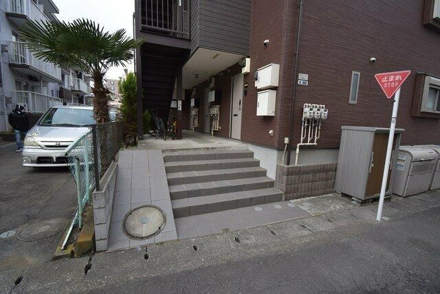 コモハイツ宮崎台のエントランス