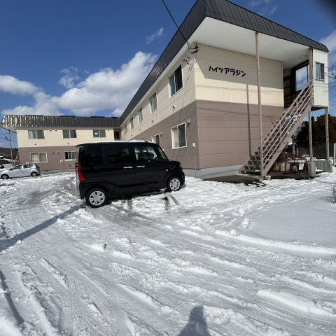 ハイツアラジンの駐車場