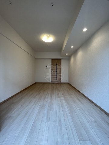 ルーブル大鳥居伍番館の寝室