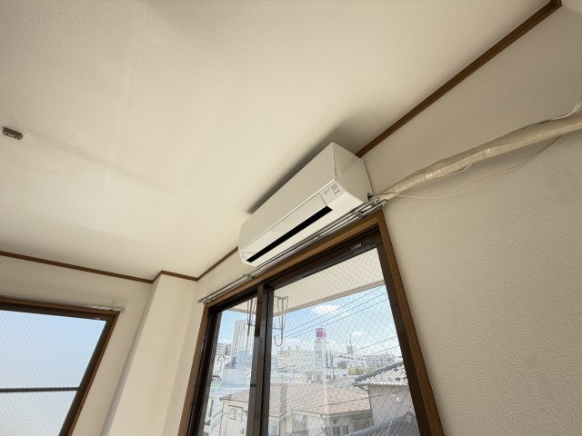サイワハイツの玄関