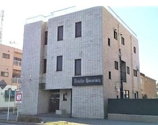 八王子市万町の倉庫の外観