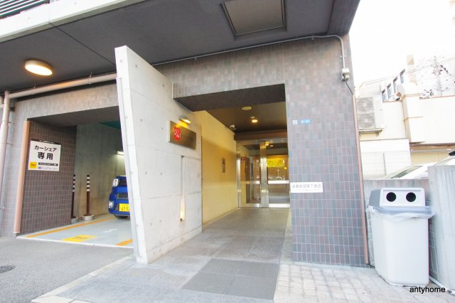 ドゥーエ江坂2　仲介手数料無料のエントランス