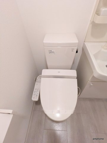 ドゥーエ江坂2　仲介手数料無料のトイレ