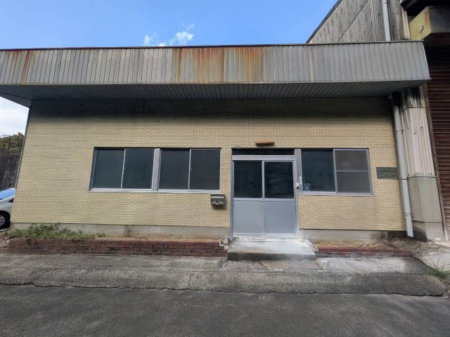 八女市立花町下辺春の工場の外観