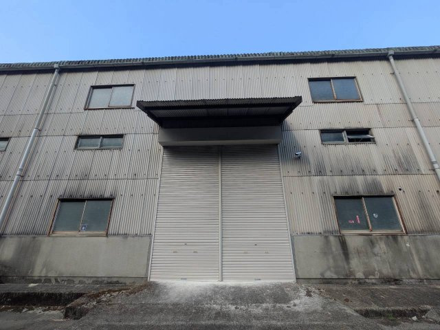 八女市立花町下辺春の工場の外観