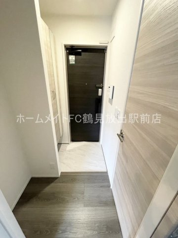 大阪市鶴見区放出東３丁目のアパートの玄関