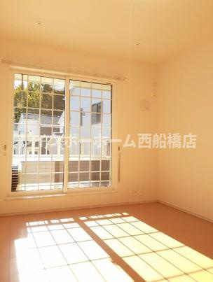ヴィラ小塚山の居間・リビング