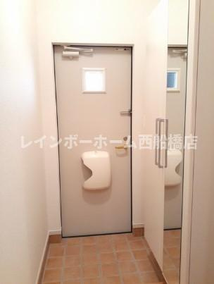 ヴィラ小塚山の玄関