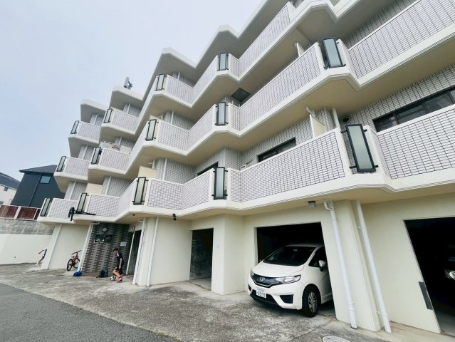 リバーサイド西舞子の外観