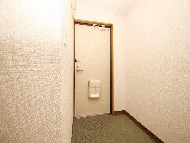ハピネス2000の玄関