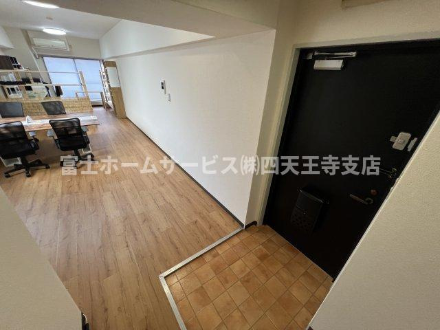 グランドメゾン大手前の玄関