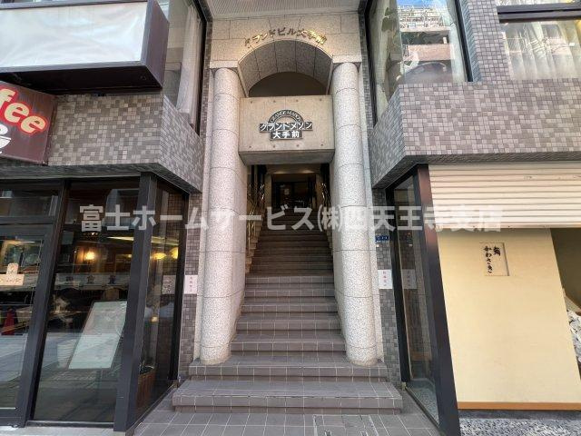 グランドメゾン大手前のエントランス