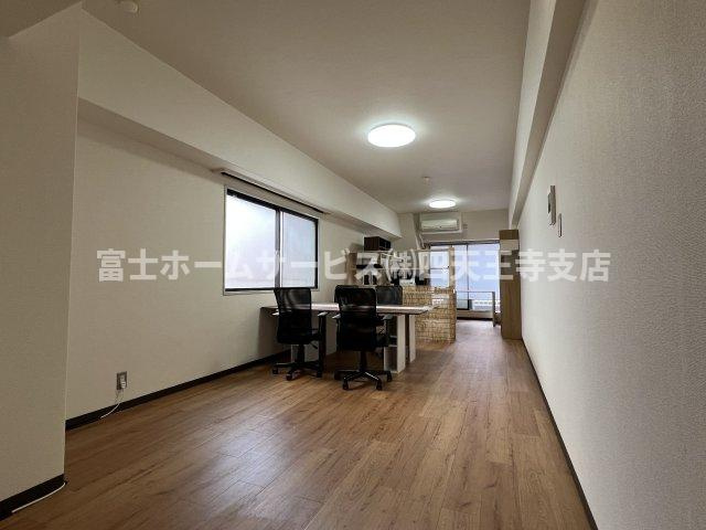 グランドメゾン大手前の洋室