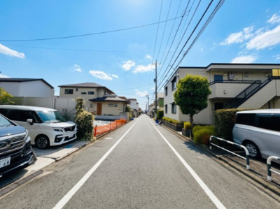 【前面道路含む現地写真】 | 【仲介手数料６６０万円が無料！】■用賀小学校近く ■碁盤の目のような街並み■公道６ｍ | 決算キャンペーン中！
家計応援サービスの限界に挑戦中！
詳細は「諸費用」欄をご確認下さい！
■用賀小学校近く
■碁盤の目のようにキレイに整備された街並み（公道６ｍ）
■お好きなハウスメーカーで建築可