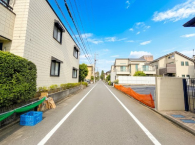 【前面道路含む現地写真】 | 【仲介手数料６６０万円が無料！】■用賀小学校近く ■碁盤の目のような街並み■公道６ｍ | 諸費用６６０万円ＯＦＦ！
決算キャンペーン！
家計応援サービスの限界に挑戦中！
■用賀小学校近く
■碁盤の目のようにキレイに整備された街並み（公道６ｍ）
■お好きなハウスメーカーで建築可