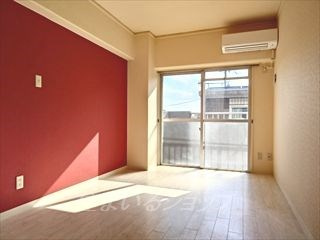 GRADO可部の居間・リビング|床はクッションフロアです！