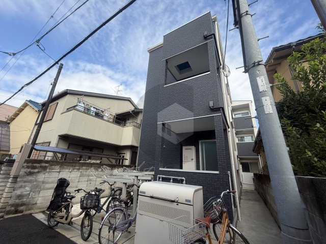 ALEGRIA東花園の外観
