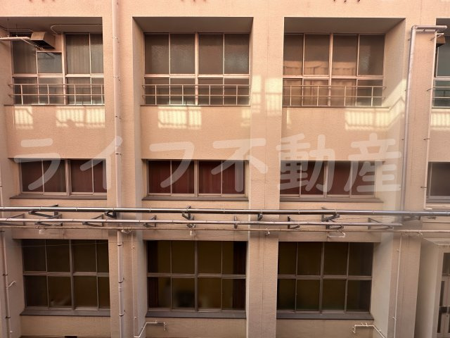 大宝森ノ宮ロイヤルハイツの内装|明るい室内です